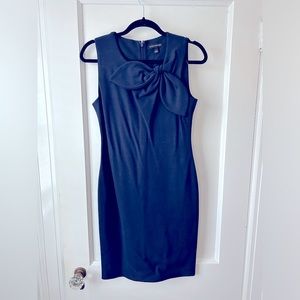 Never worn BR jersey dress bow detail